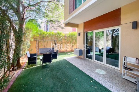 Villa itt: Al Barsha, Dubai, EAE, 3 hálószoba, 286 m², azonosító: 625928 - fénykép 2