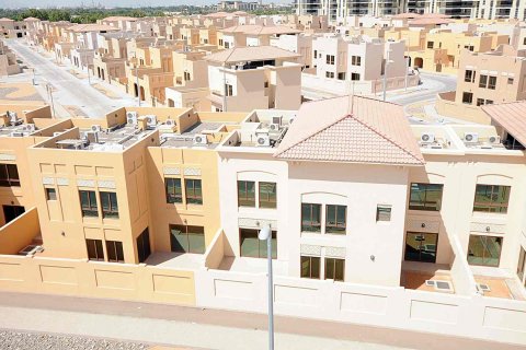 Al Watani Residential në Khalifa City, Abu Dhabi, Emiratet e Bashkuara Arabe № 226026