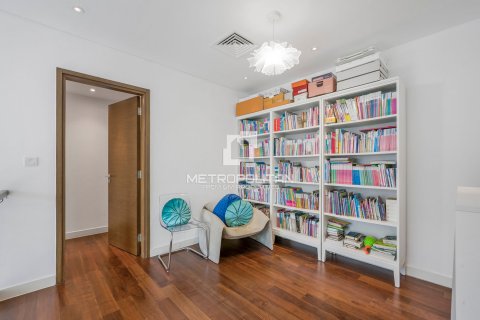 Dupleks u City Walk, Dubai, UAE 4 spavaćih soba, 273 m2 Br. 593368 - fotografija 22