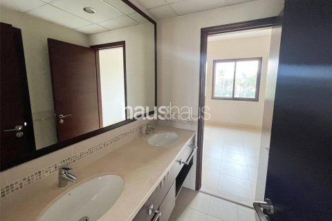Vila di Reem, Dubai, UAE 3 bilik tidur, 218 meter persegi № 625631 - foto 17