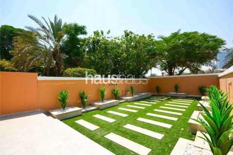 Rekkehus i Jumeirah Village Triangle, Dubai, Emiratene 2 soverom, 152 kvm nr. 625855