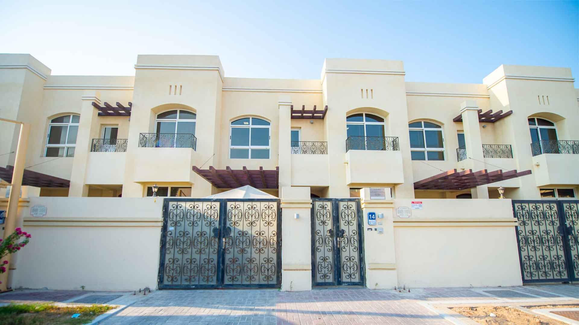 5 VILLAS