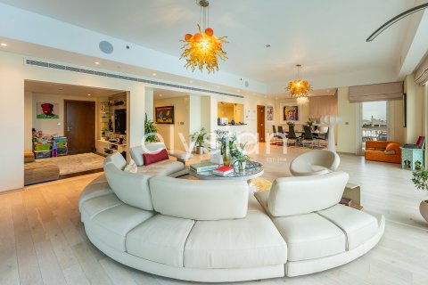Huoneisto Palm Jumeirah, Dubai, Arabiemiraatit 3 makuuhuonetta, 377 m2 № 586096 - kuva 7