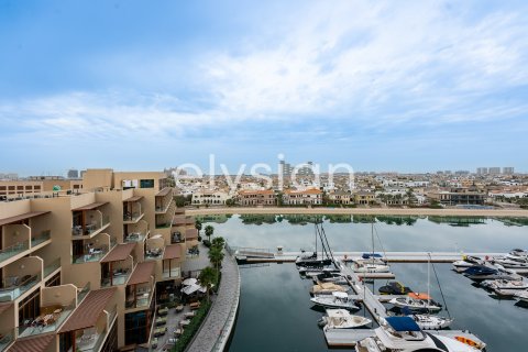 Huoneisto Palm Jumeirah, Dubai, Arabiemiraatit 3 makuuhuonetta, 377 m2 № 586096 - kuva 2