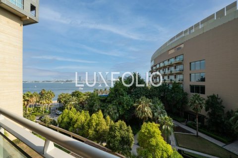 Appartamento in vendita a Palm Jumeirah, Dubai, EAU 2 camere da letto, 257 mq. № 627577 - foto 1