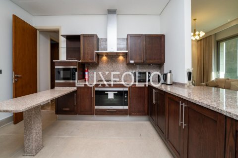 Appartamento in vendita a Palm Jumeirah, Dubai, EAU 2 camere da letto, 257 mq. № 627577 - foto 12