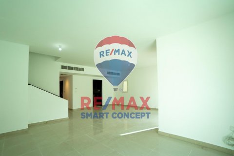 Villa en Al Reef, Abu Dhabi, EAU 5 dormitorios, 348.3 m² № 453511