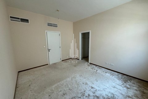 Villa te huur in Khalifa City, Abu Dhabi, VAE 4 slaapkamers, 679.6 vr.m., nr 507018 - foto 9
