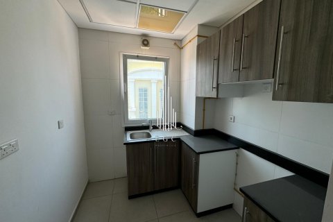 Villa te huur in Khalifa City, Abu Dhabi, VAE 4 slaapkamers, 679.6 vr.m., nr 507018 - foto 21