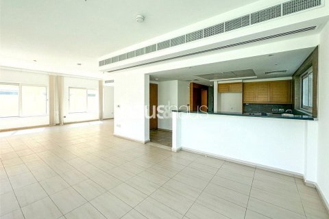 וילה להשכרה ב Jumeirah Park, Dubai, איחוד האמירויות 4 חדרי שינה, 386 מ"ר, מספר 625187 - תמונה 3