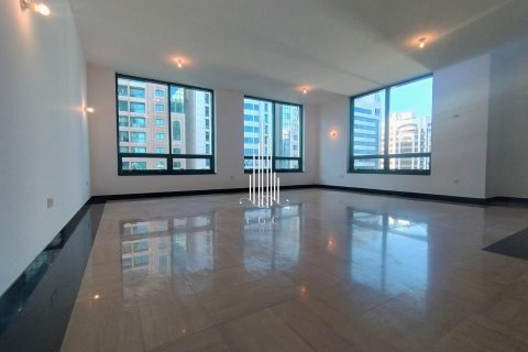 Διαμέρισμα σε Hamdan Street, Abu Dhabi, ΗΑΕ 3 υπνοδωμάτια, 213.7 τ.μ. Αρ. 576054 - φωτογραφία 4