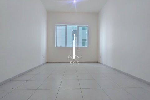 Apartament de închiriat în Al Khalidiya, Abu Dhabi, EAU 3 dormitoare, 183 mp.  №576055 - poză 5