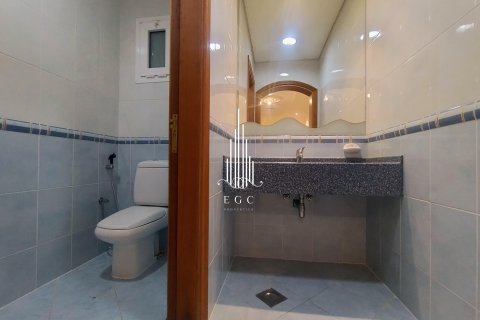 Apartament de închiriat în Al Khalidiya, Abu Dhabi, EAU 3 dormitoare, 183 mp.  №576055 - poză 18