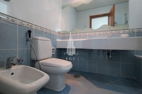 Apartament de închiriat în Al Khalidiya, Abu Dhabi, EAU 3 dormitoare, 183 mp.  №576055 - poză 21