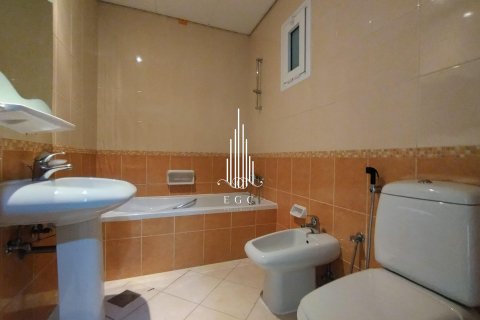 Apartament de închiriat în Al Khalidiya, Abu Dhabi, EAU 3 dormitoare, 183 mp.  №576055 - poză 20