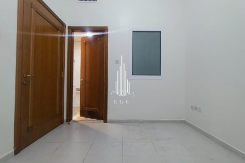 Apartament de închiriat în Al Khalidiya, Abu Dhabi, EAU 3 dormitoare, 183 mp.  №576055 - poză 12