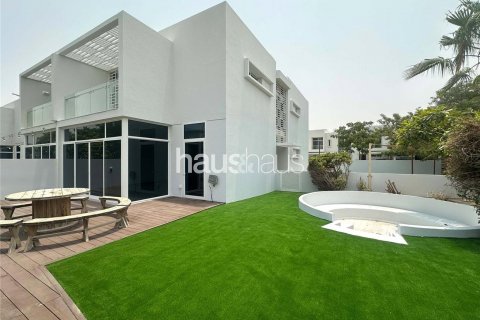 Shtëpi në qytet në Mudon, Dubai, Emiratet e Bashkuara Arabe 4 dhoma gjumi, 530 m2. № 626445
