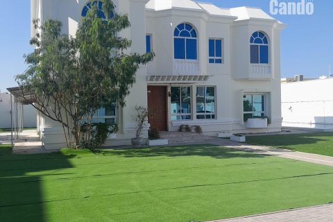 Villa in Al Barsha, Dubai, VAE 5 slaapkamers, 1393.5 vr.m. nr 570591