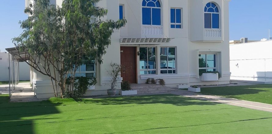 Villa à Al Barsha, Dubai, EAU: 5 chambres, 1393.5 m2 № 570591