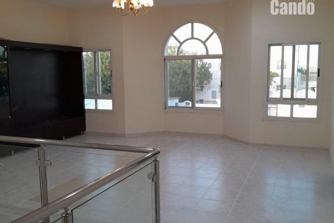 Villa à louer à Al Barsha, Dubai, EAU 5 chambres, 1393.5 m2 № 570591 - photo 9
