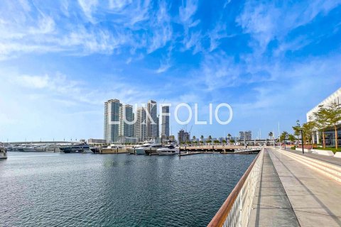 Apartment til salg i Dubai Harbour, Dubai, UAE 2 soveværelser, 106 kvm № 627553 - foto 29