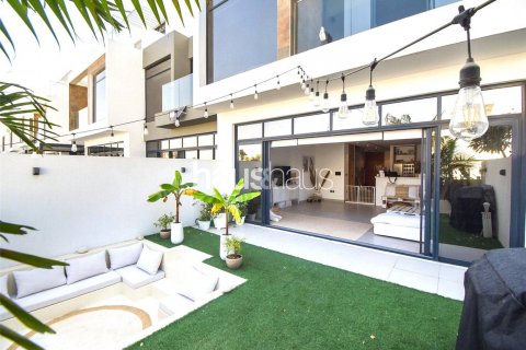Jumeirah Golf Estates, Dubai, संयुक्त अरब अमीरात में टाउनहाउस, 4 बेडरूम, 320 वर्ग मीटर, संख्या 626895 - फ़ोटो 3