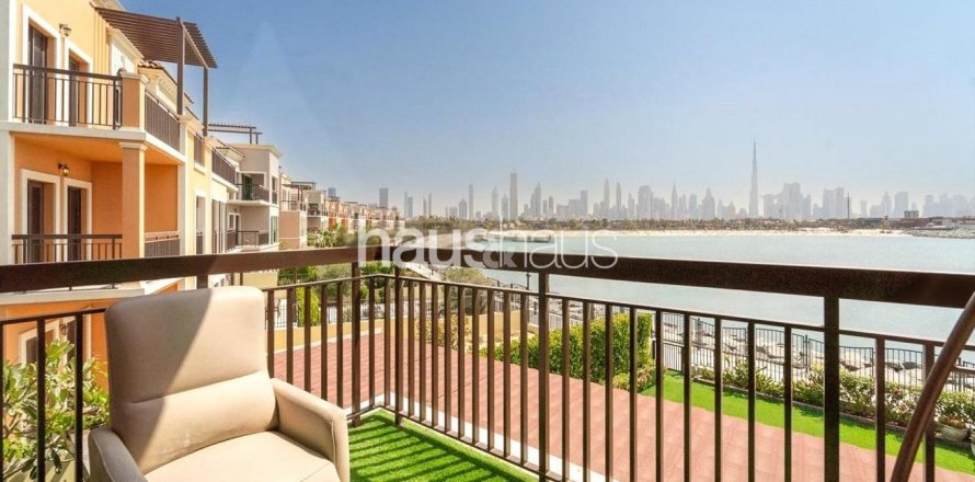 Stadthaus in Jumeirah, Dubai, VAE: 5 Schlafzimmer, 686 m2 Nr. 625707