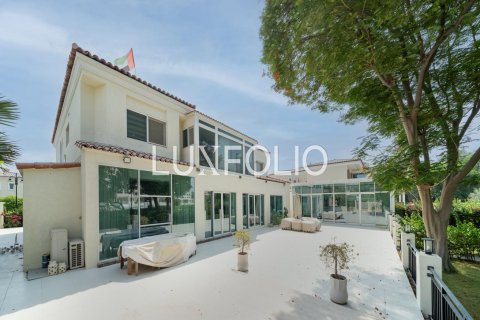 Huvila Motor City, Dubai, Arabiemiraatit 5 makuuhuonetta, 753 m2 № 627934