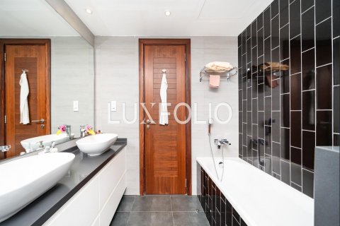 Lägenhet till försäljning i Dubai Marina, Dubai, UAE 3 sovrum, 205 kvm Nr. 627829 - fotografi 12