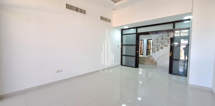 Вілла в Khalifa City, Абу-Даби, ОАЕ 5 спалень, 328.4м2 № 458031