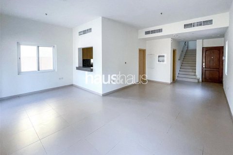 Kaupunkipientalo Dubai Land, Dubai, Arabiemiraatit 3 makuuhuonetta, 244 m2 № 626033 - kuva 3