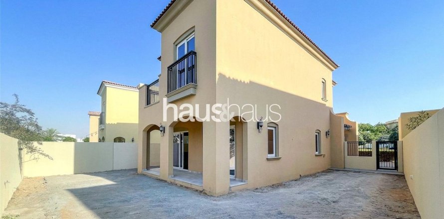 Kaupunkipientalo Dubai Land, Dubai, Arabiemiraatit 3 makuuhuonetta, 244 m2 № 626033