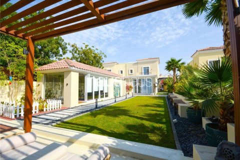 Vilă de vânzare în The Lakes, Dubai, EAU 4 dormitoare, 553 mp.  №626030 - poză 2