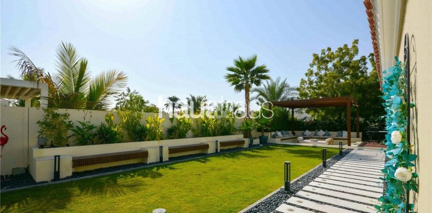 Vilă în The Lakes, Dubai, EAU 4 dormitoare, 553 mp.  №626030