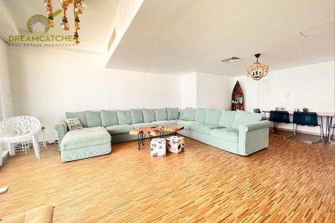 Снять в аренду дуплекс в Al Marjan Island, Рас-эль-Хайма, ОАЭ 2 спальни, 155.8м2, № 454602 - фото 3