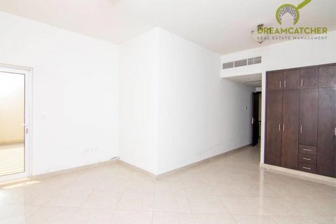 Townhouse in Al Hamra Village, Ras Al Khaimah, UAE 4 bedrooms, 250.5 sq.m. № 454518 - photo 13