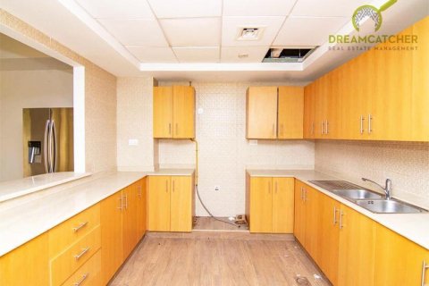 Townhouse in Al Hamra Village, Ras Al Khaimah, UAE 4 bedrooms, 250.5 sq.m. № 454518 - photo 10