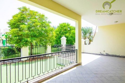 Townhouse in Al Hamra Village, Ras Al Khaimah, UAE 4 bedrooms, 250.5 sq.m. № 454518 - photo 6