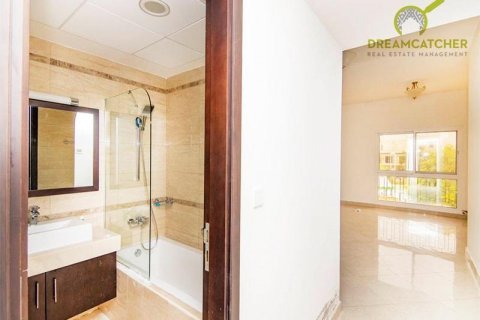 Townhouse in Al Hamra Village, Ras Al Khaimah, UAE 4 bedrooms, 250.5 sq.m. № 454518 - photo 21
