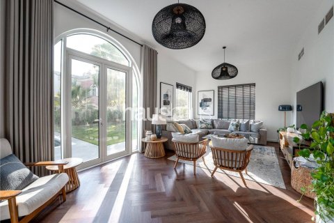 Vila v Dubai Sports City, SAE 5 ložnice, 353 m² Č.: 626323 - fotografie 9