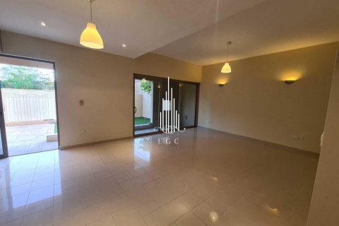 Villa til salgs i Al Raha Gardens, Abu Dhabi, Emiratene 4 soverom, 399.5 kvm Nr. 453024 - Foto 2