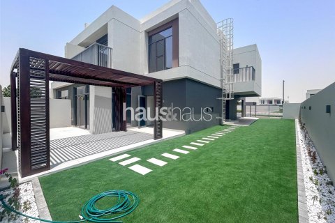 Villa asukohaga Dubai South (Dubai World Central), Dubai, AÜE: 4 magamistoaga, 326 m² Nr 626572