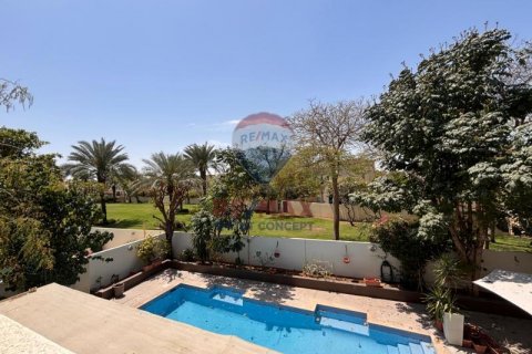 Villa Meadows, Dubaijā, AAE 4 istabas, 576 m2 Nr. 590776 - attēls 2