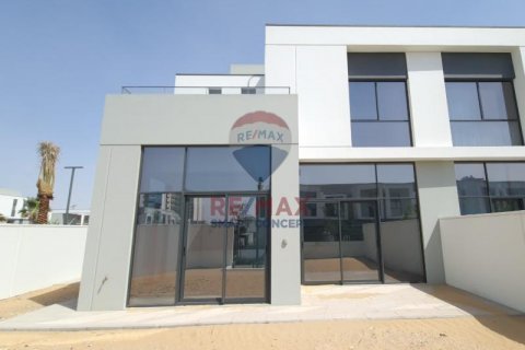 טאונהאוס להשכרה ב Al Furjan, Dubai, איחוד האמירויות  4 חדרי שינה, 322.1 מ"ר, מספר 590777 - תמונה 4