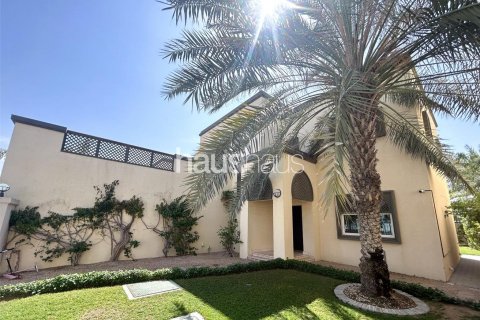 Villa in Jumeirah Park, Dubai, UAE 3 bedrooms, 285 sq.m. № 625446