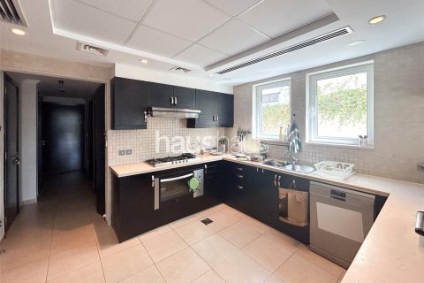Villa til salgs i Jumeirah Park, Dubai, Emiratene 3 soverom, 285 kvm Nr. 625446 - Foto 2