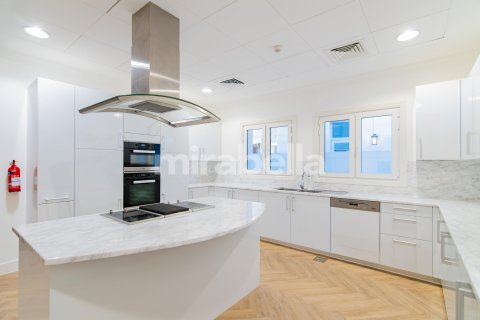 Villa til leje i Jumeirah Golf Estates, Dubai, UAE 5 soveværelser, 856.5 kvm № 363168 - foto 4