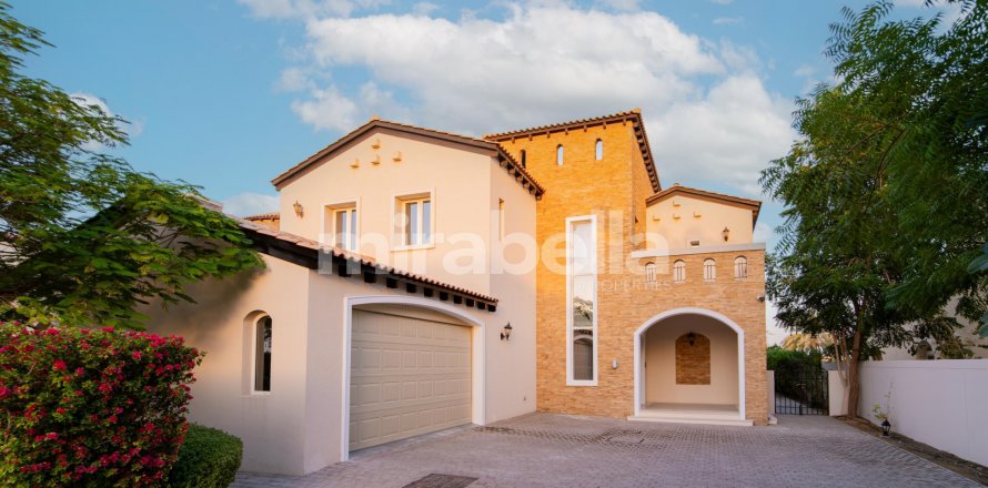Villa i Jumeirah Golf Estates, Dubai, UAE 5 soveværelser, 856.5 kvm № 363168