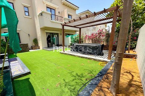 Villa in Reem, Dubai, UAE 3 bedrooms, 222 sq.m. № 625671 - photo 2