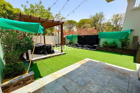 Villa in Reem, Dubai, UAE 3 bedrooms, 222 sq.m. № 625671 - photo 13